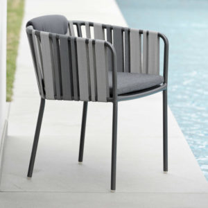 Mobilier d'extérieur pour aménager votre balcon ou terrasse à Gex. Salon de Jardin FONTANA à Saint Genis Pouilly